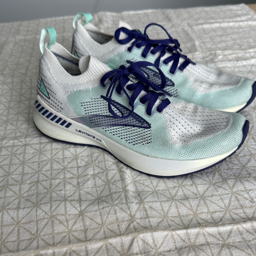 Brooks Levitate GTS 5 Purple, Mint, and White Athletic Shoes